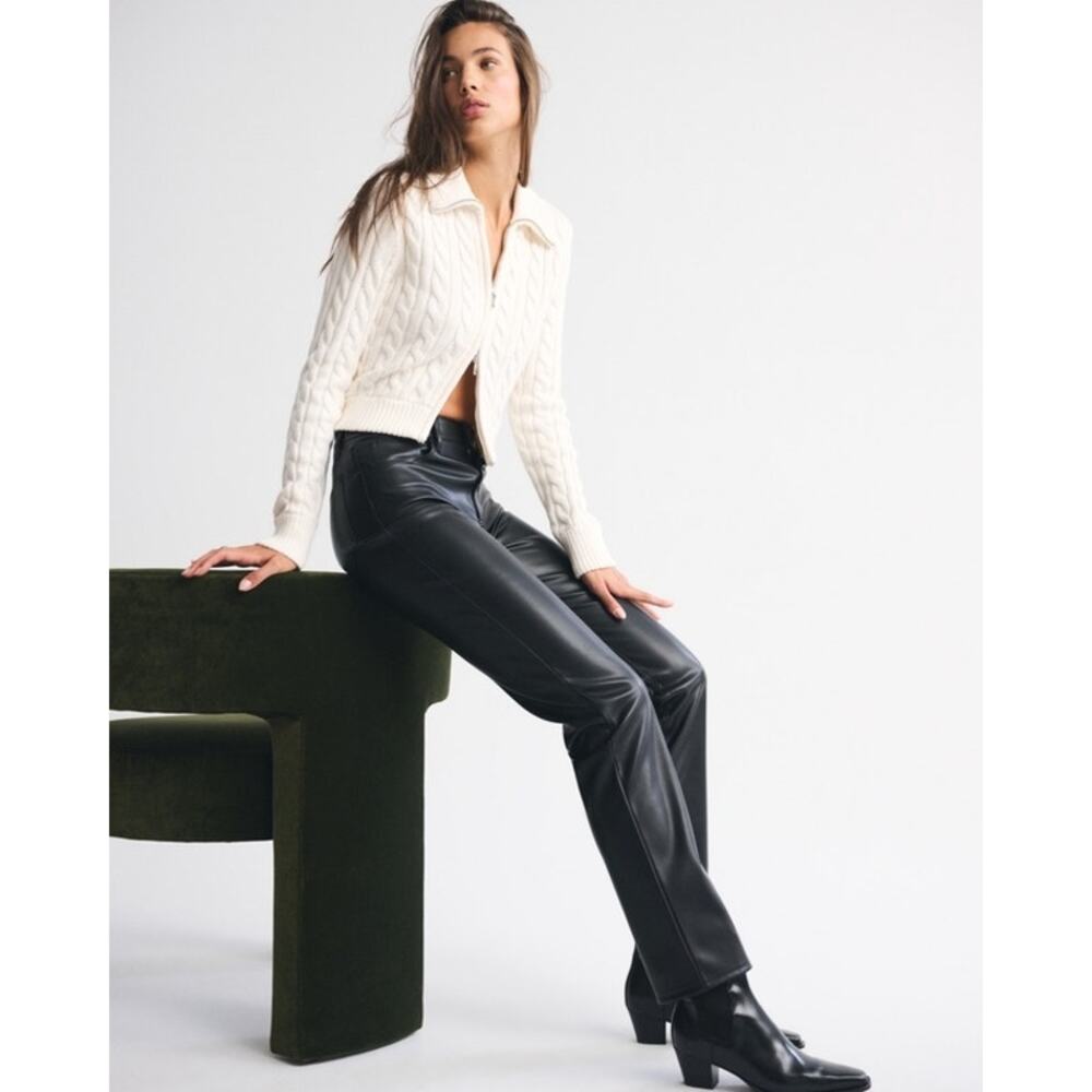 Abercrombie & Fitch High Rise 90s Straight Vegan Leather Pant Size 6/28 Black - Picture 2 of 13